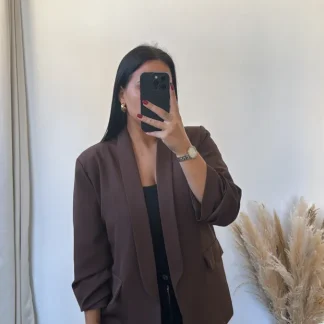 Blazer com mangas arregaçadas- castanho