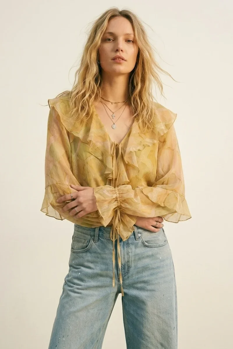 Blusa Transparente com Detalhe de Babado Mostarda e Amarração Frontal - Image 4