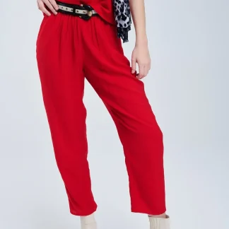 Calças de verão com cintura elástica e bolsos em vermelho