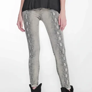 Calças reversível super skinny bege com estampa de cobra