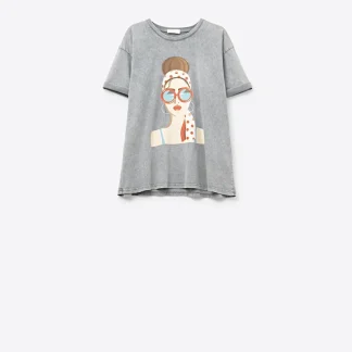Camiseta cinza feita na Itália com estampa de menina vintage
