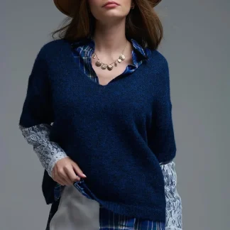 Camisola com decote em V e mangas em renda branca em contraste
