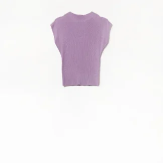 Camisola com gola alta e mangas curtas com nervuras em lilás