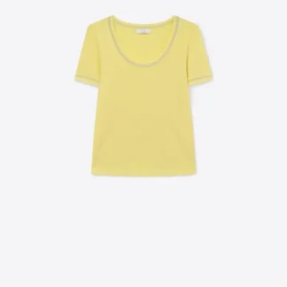 Camisola com gola redonda em malha canelada amarela com acabamento em lurex brilhante