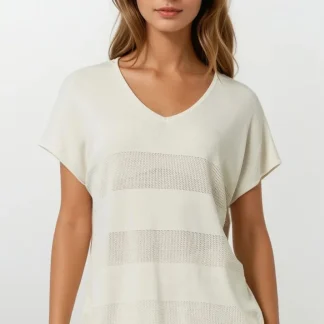 Camisola de malha bege com decote em V e pormenor de ponto aberto