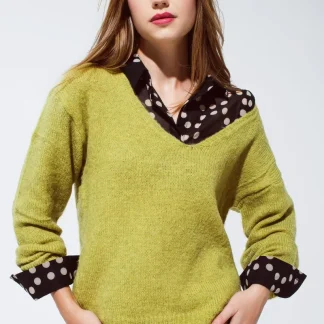 Camisola verde suave com decote em V