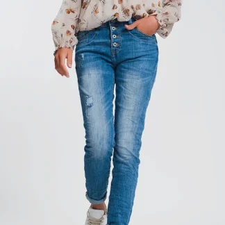 Jeans enrugados borfriend com detalhes rasgados