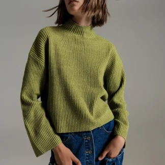 Jumper de gola alta com nervuras macias verde-oliva