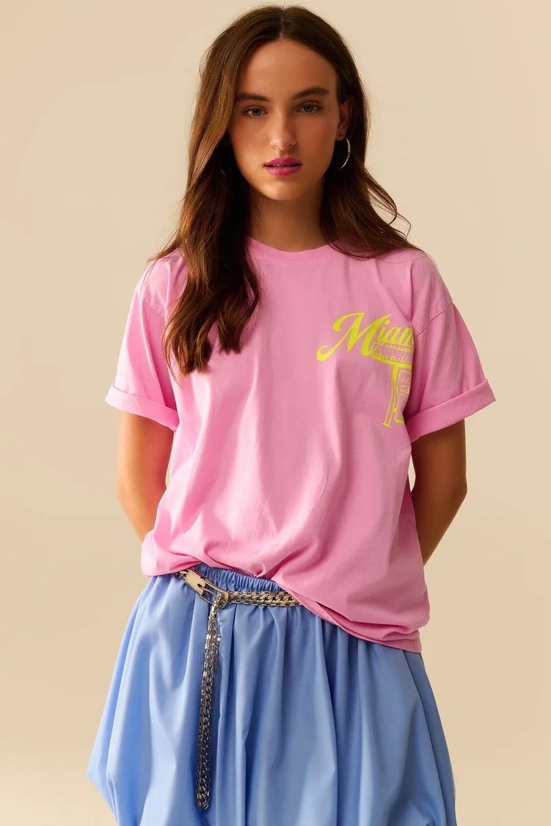 T-shirt cor-de-rosa com impressão do logótipo de Miami em amarelo - Image 3