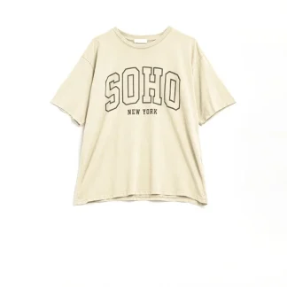 T-shirt Oversized Cream com Soho New York na frente