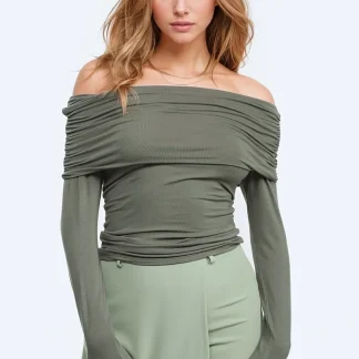 Top de ombros largos em verde khaki