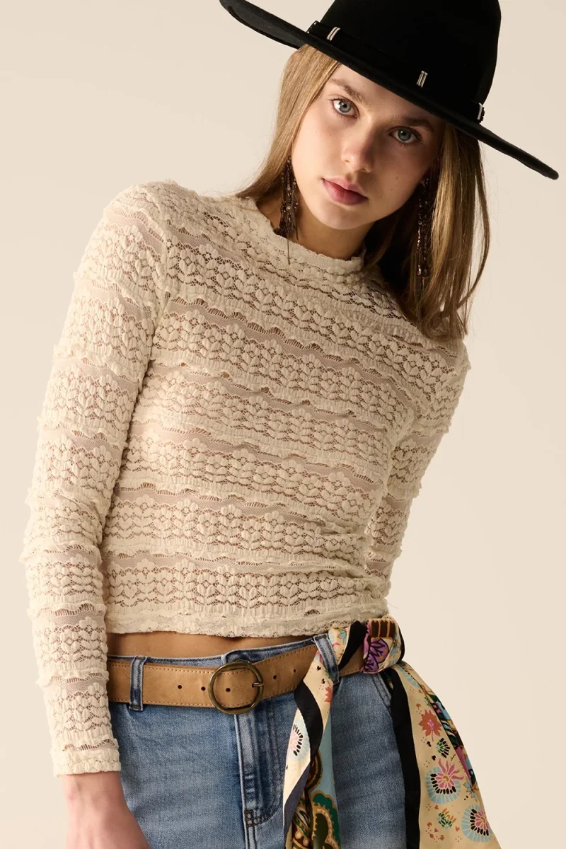 Top de Renda Floral com Gola Redonda em Creme - Image 2