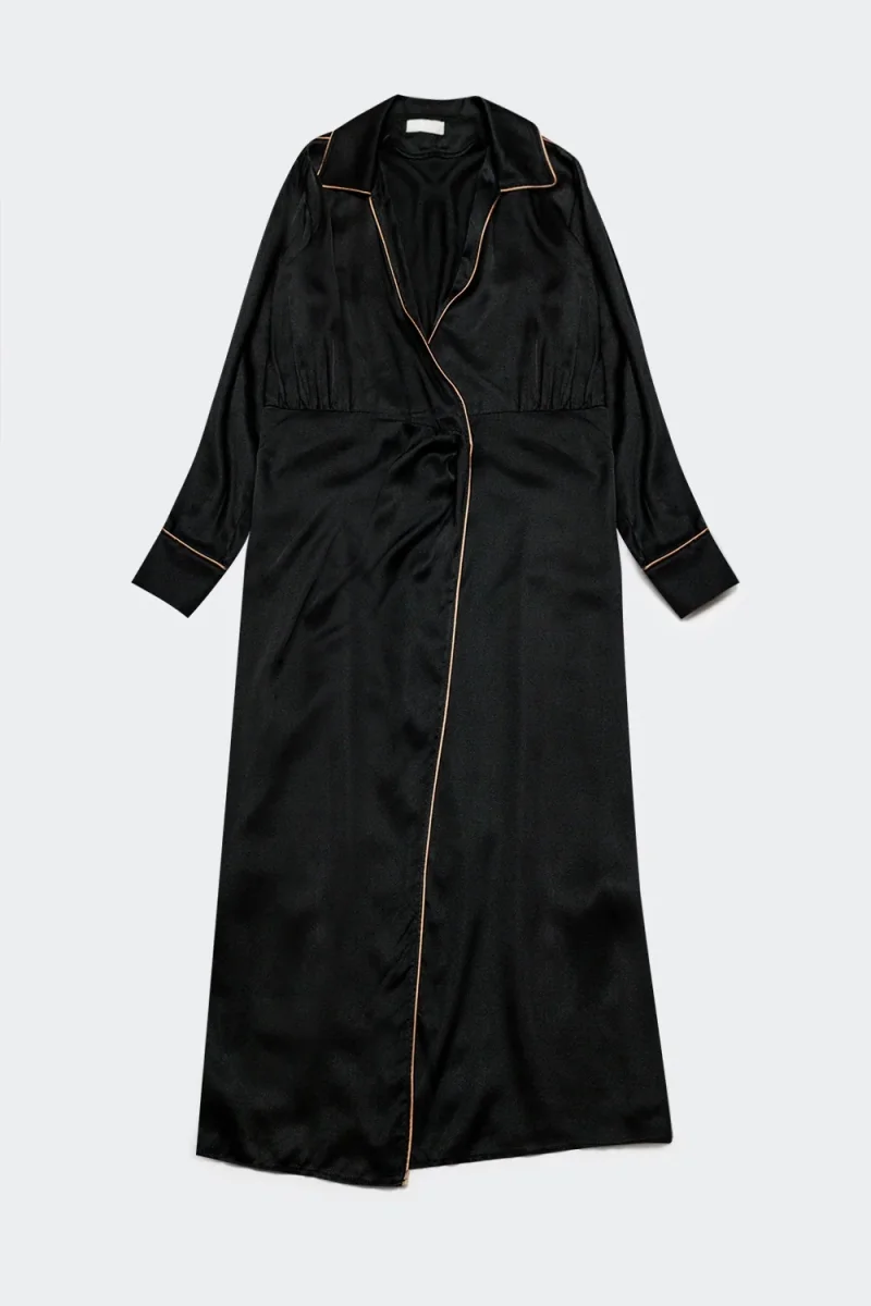 Vestido comprido em cetim preto
