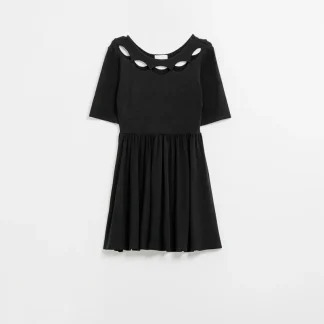 vestido curto de veludo preto