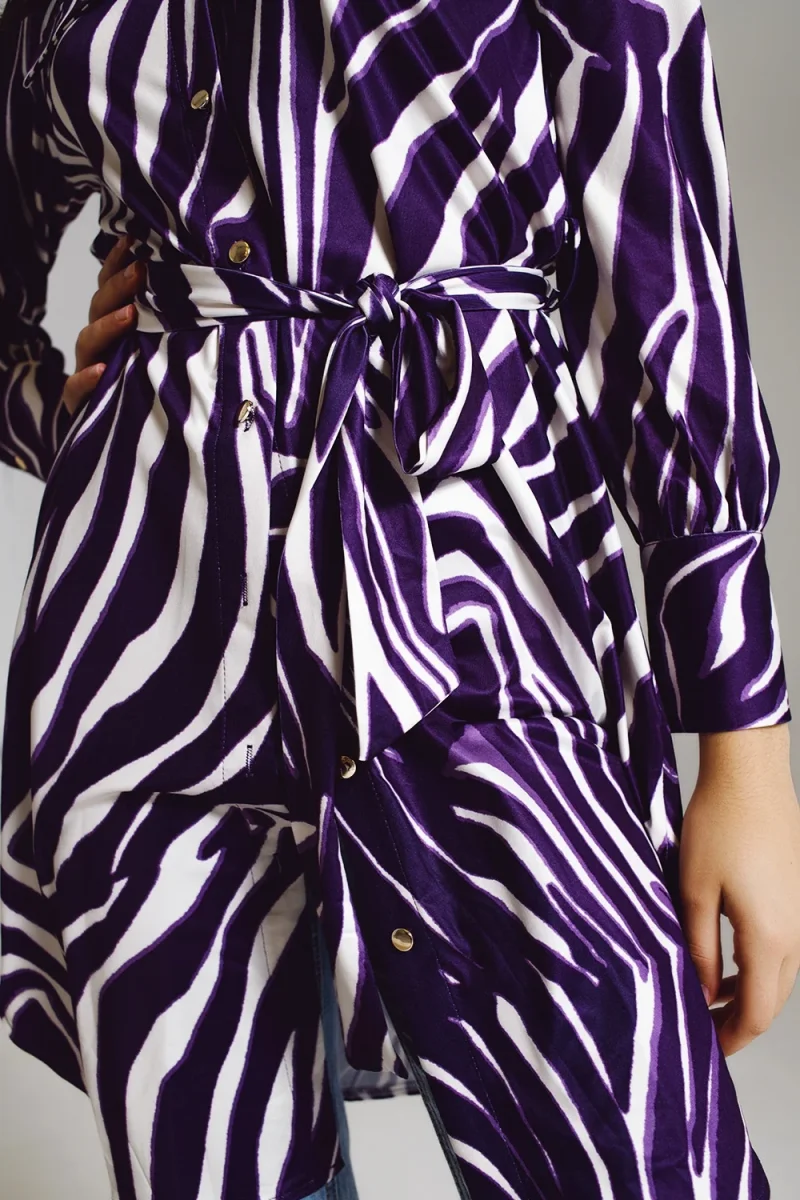 Vestido curto Midi com estampa de zebra em branco e roxo - Image 5