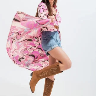 Vestido de camisa em rosa com estampado abstracto
