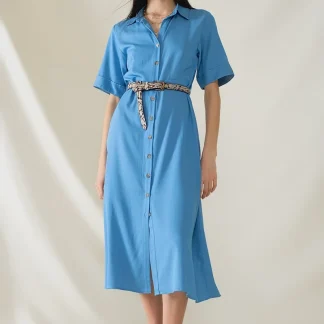 Vestido de camisa maxi azul com gola polo