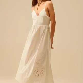 Vestido maxi branco com palmas bordadas