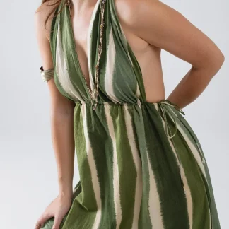 Vestido maxi com decote em V haltere e fendas laterais em verde às riscas Tie-dye