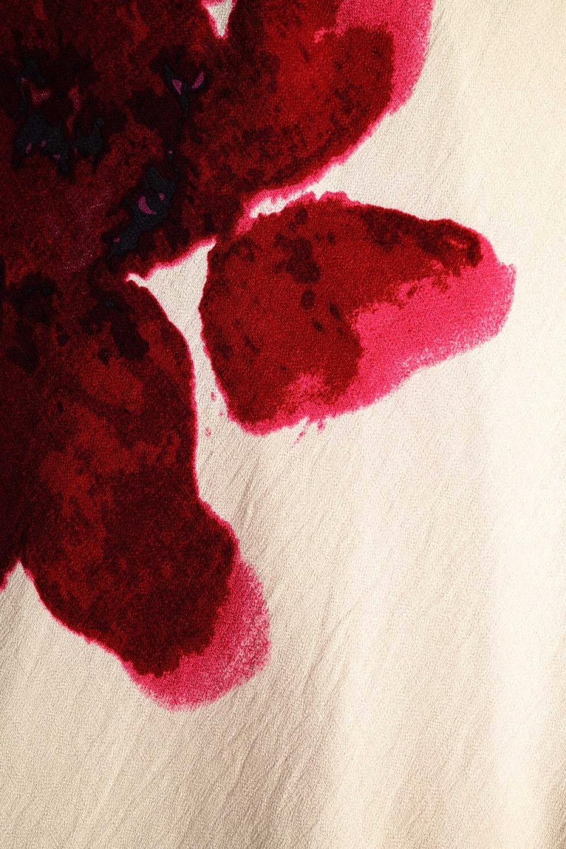 Vestido maxi vermelho sem mangas e esvoaçante com estampa floral - Image 4